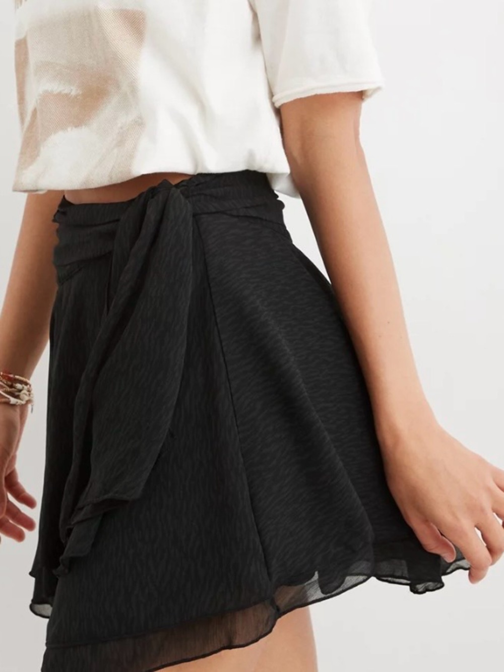 NWT Black Ruffle Wrap Mini Skort Textured Tie Waist Size M Aerie - Picture 4 of 5